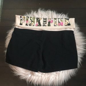 VS PINK stretch yoga short